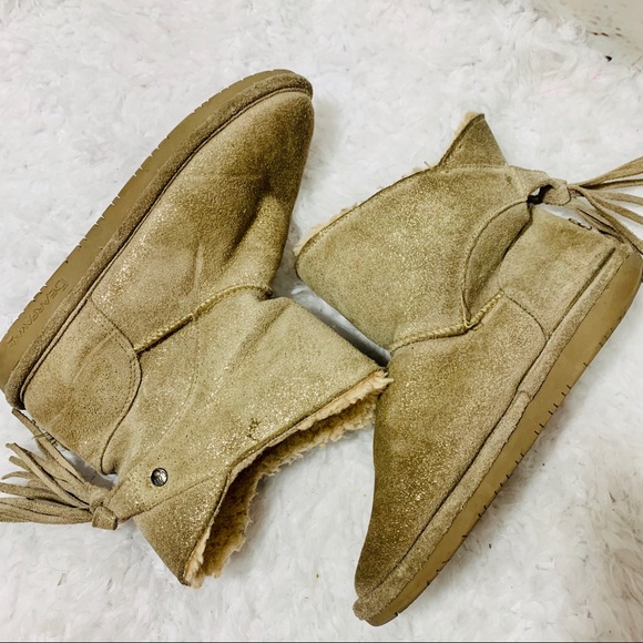 BEARPAW Mia Youth Pewter Distressed Boot - Picture 3 of 7